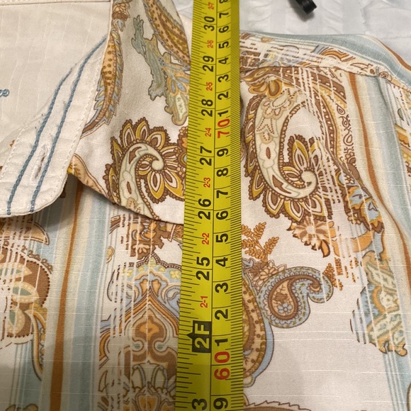 Gorgeous Tommy Bahama Paisley Print Button Down Shirt - Picture 10 of 10